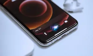 Siri: jak włączyć, skonfigurować i naprawić? Pełny przewodnik!
