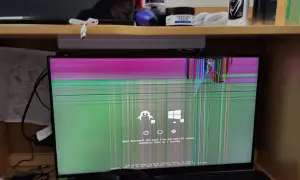 Jak naprawić monitor? Diagnoza, naprawa i kiedy kupić nowy.