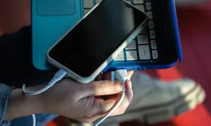 Jak otworzyć pendrive na telefonie? Pełny poradnik Android i iOS