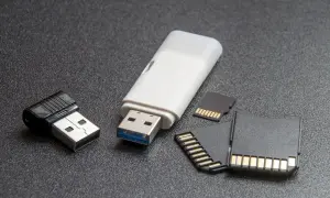 Bootowalny pendrive z ISO: Twój klucz do instalacji i naprawy PC.