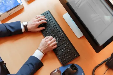 Delta Media Player: Jak zapłacić bezpiecznie? Koszty, plany, legalność