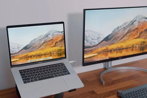 Monitor do MacBooka: Jak wybrać idealny ekran (bez rozmytego tekstu)?