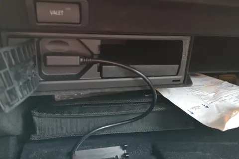 Audi A4 B8 Bluetooth: Aktywuj, podłącz, rozwiąż problemy MMI
