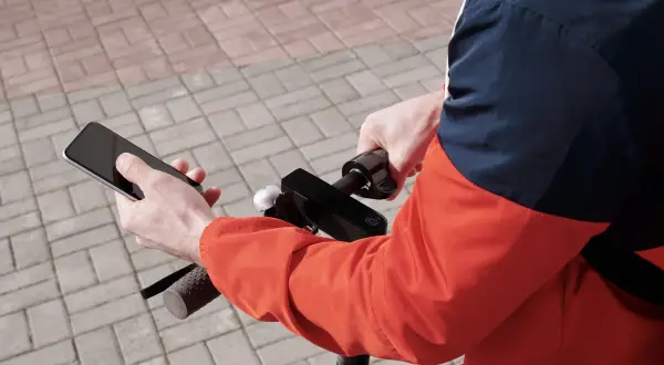 Hulajnoga Xiaomi: Jaka aplikacja? Oficjalna czy alternatywna?