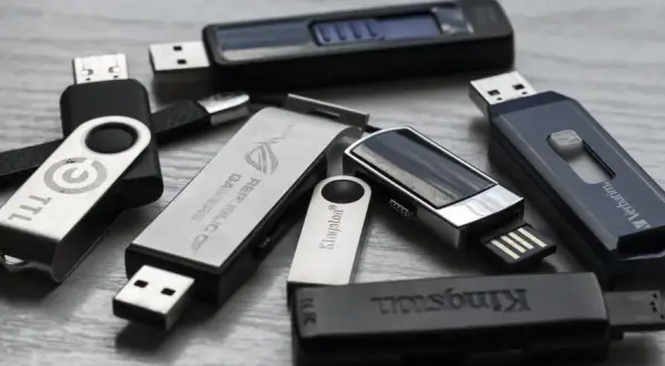 Jak zrobić bootowalny pendrive Windows 7? Poradnik i ostrzeżenie