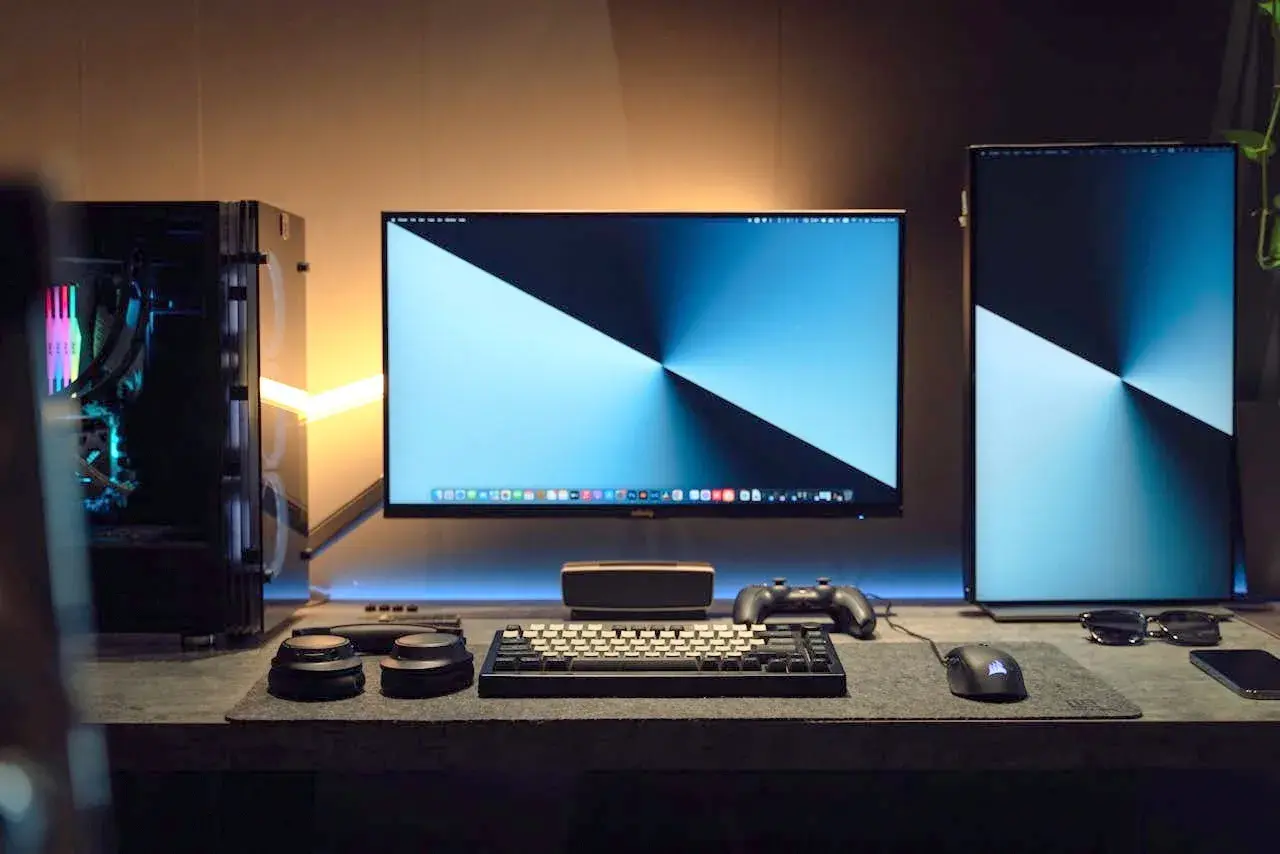 Jak ustawić monitor? Ergonomia, obraz, gry, 2 monitory poradnik.